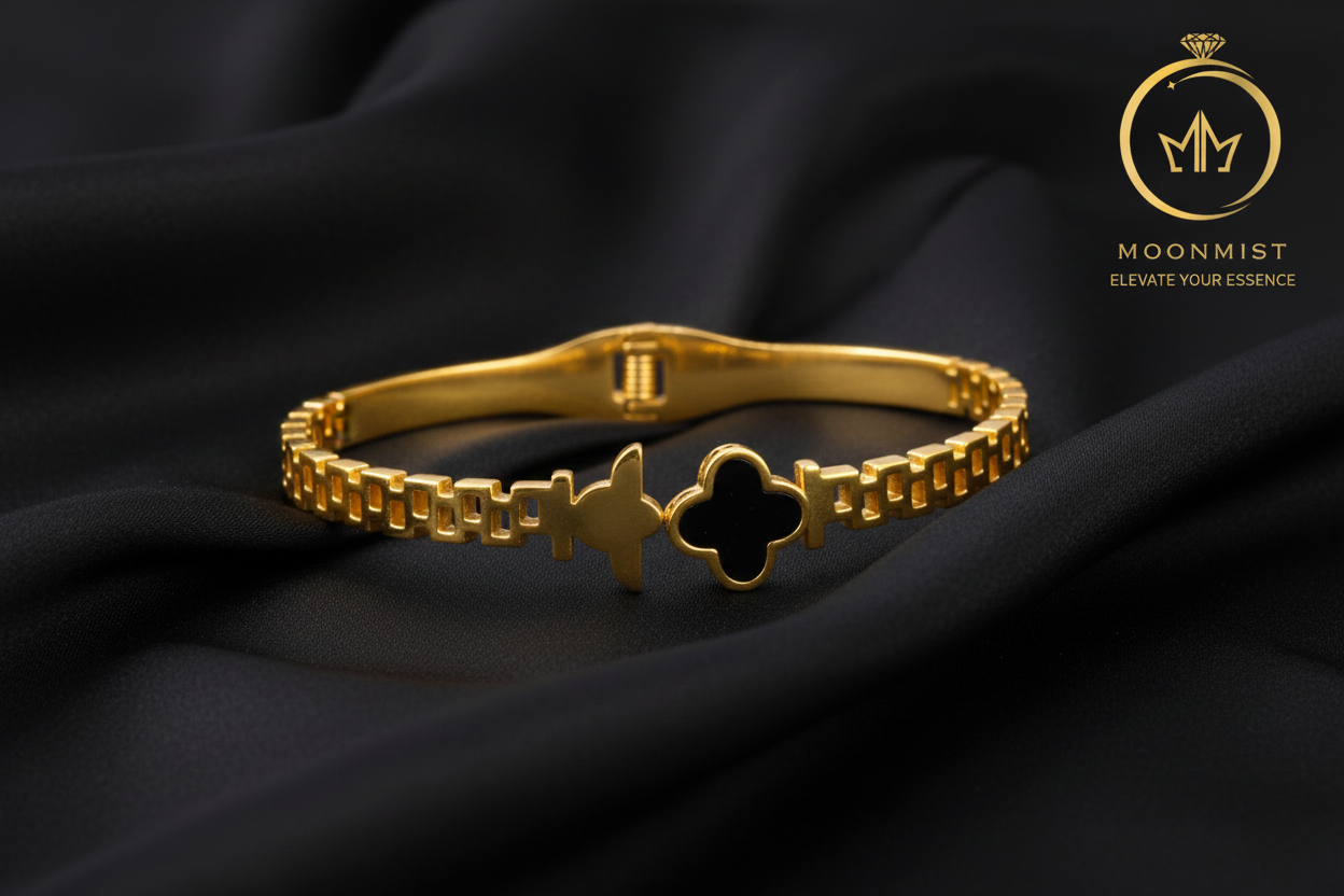 Onyx Clover Geometric Bangle