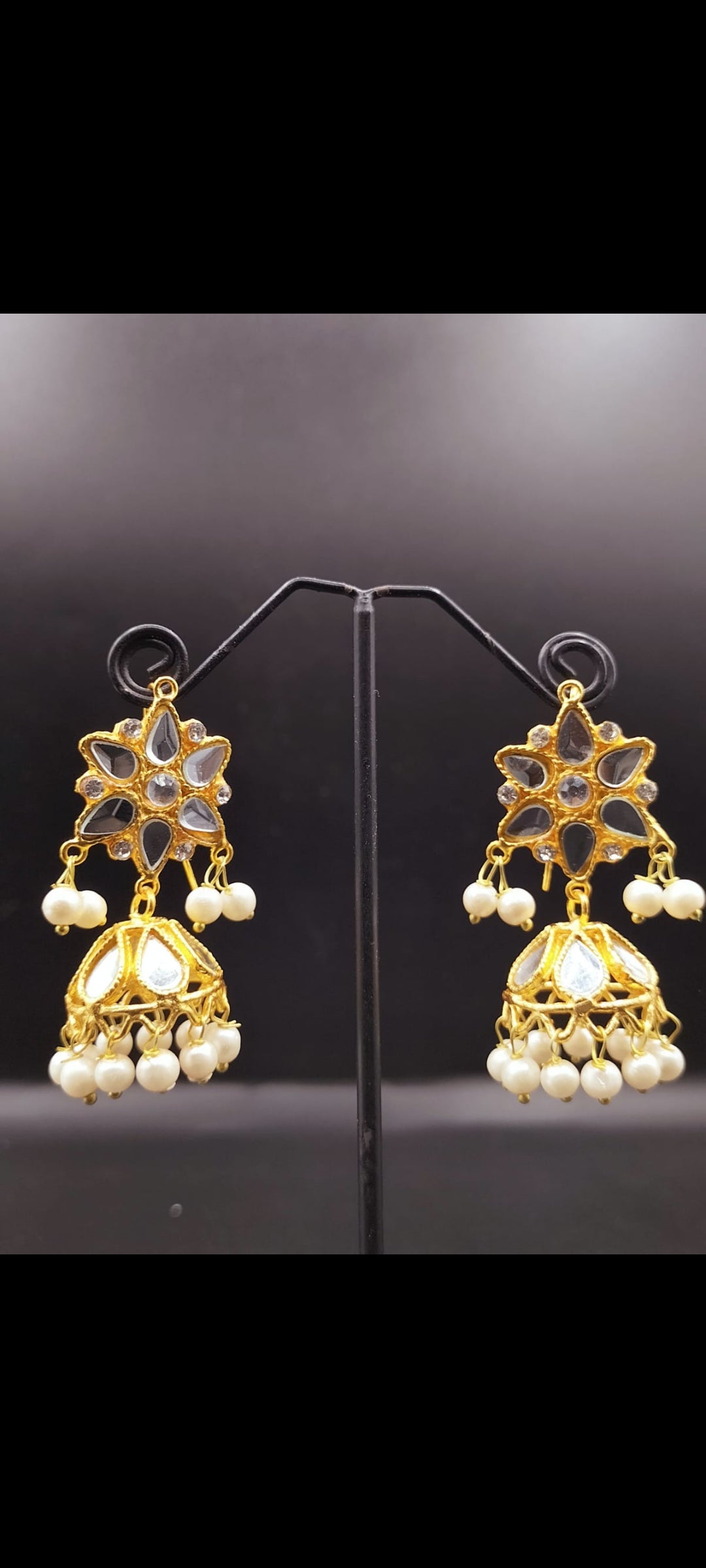 Kundan Jhumka Earrings.